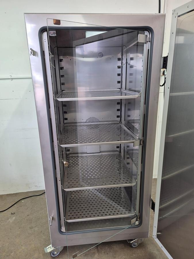 Used Thermo Scientific Heratherm IMH400-S Incubator