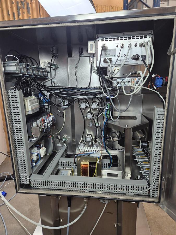 Used ÄKTA ready™ Chromatography System