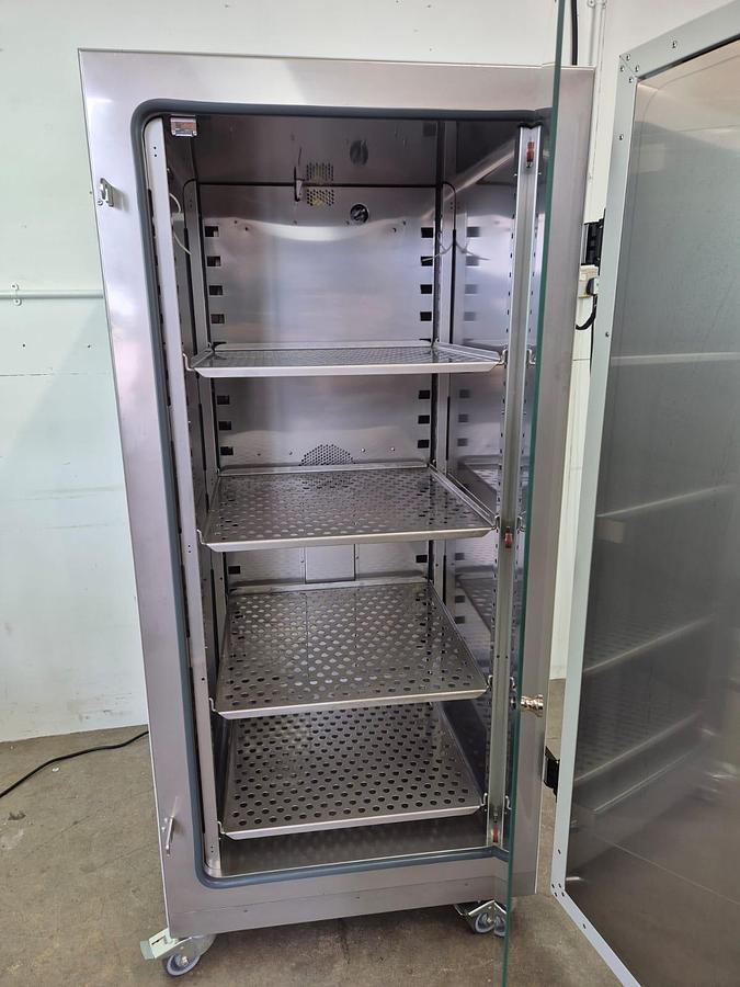 Used Thermo Scientific Heratherm IMH400-S Incubator