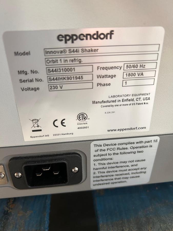 Used Eppendorf Innova S44i Shaking Incubator
