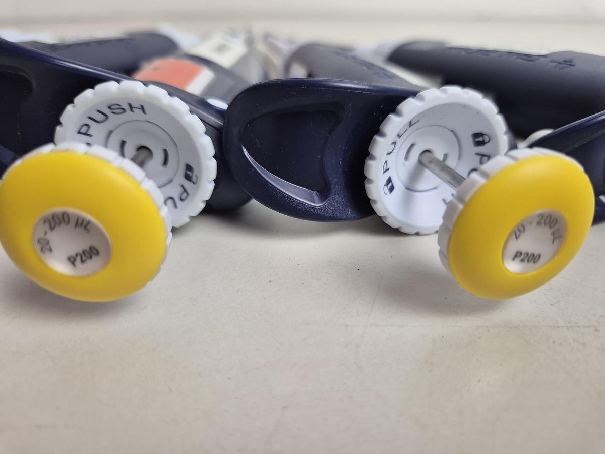 Used Gilson PIPETMAN L P20L 2-20uL Single Channel Pipette with Plastic Ejector Colour-code Yellow