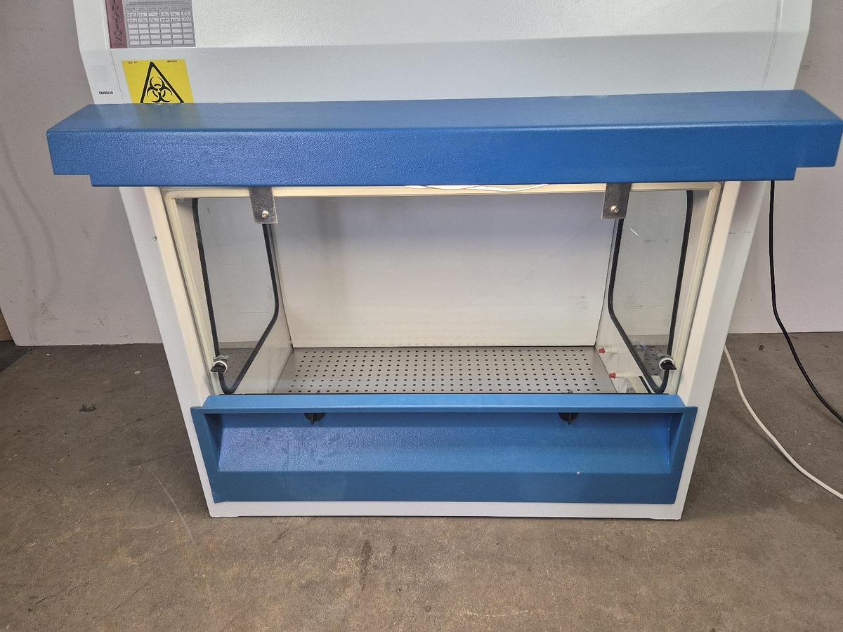 Used ICN Biomedicals Flow Gelaire BSB Class 2 Safety Cabinet