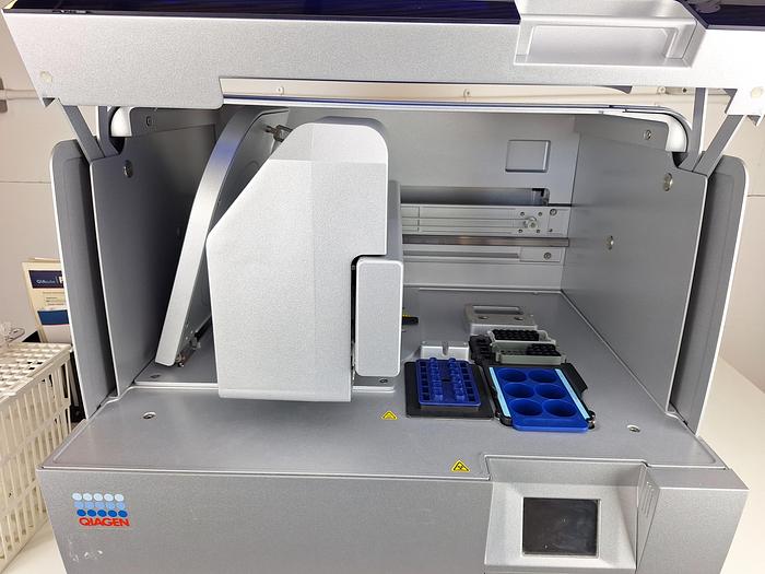 Used QIAGEN Qiacube