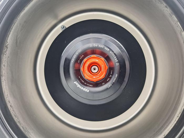 Used Eppendorf 5804 R Centrifuge