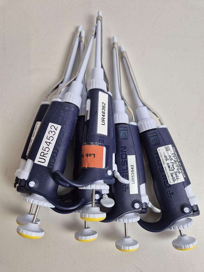 Used Gilson PIPETMAN L P20L 2-20uL Single Channel Pipette with Plastic Ejector Colour-code Yellow