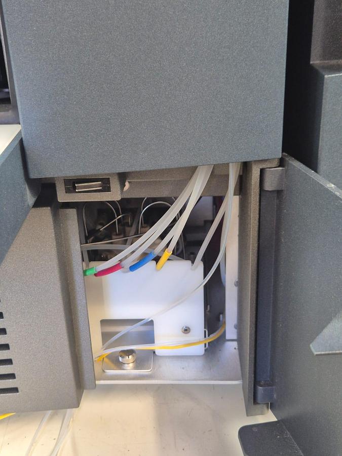 Used Waters 2489 Alliance HPLC System