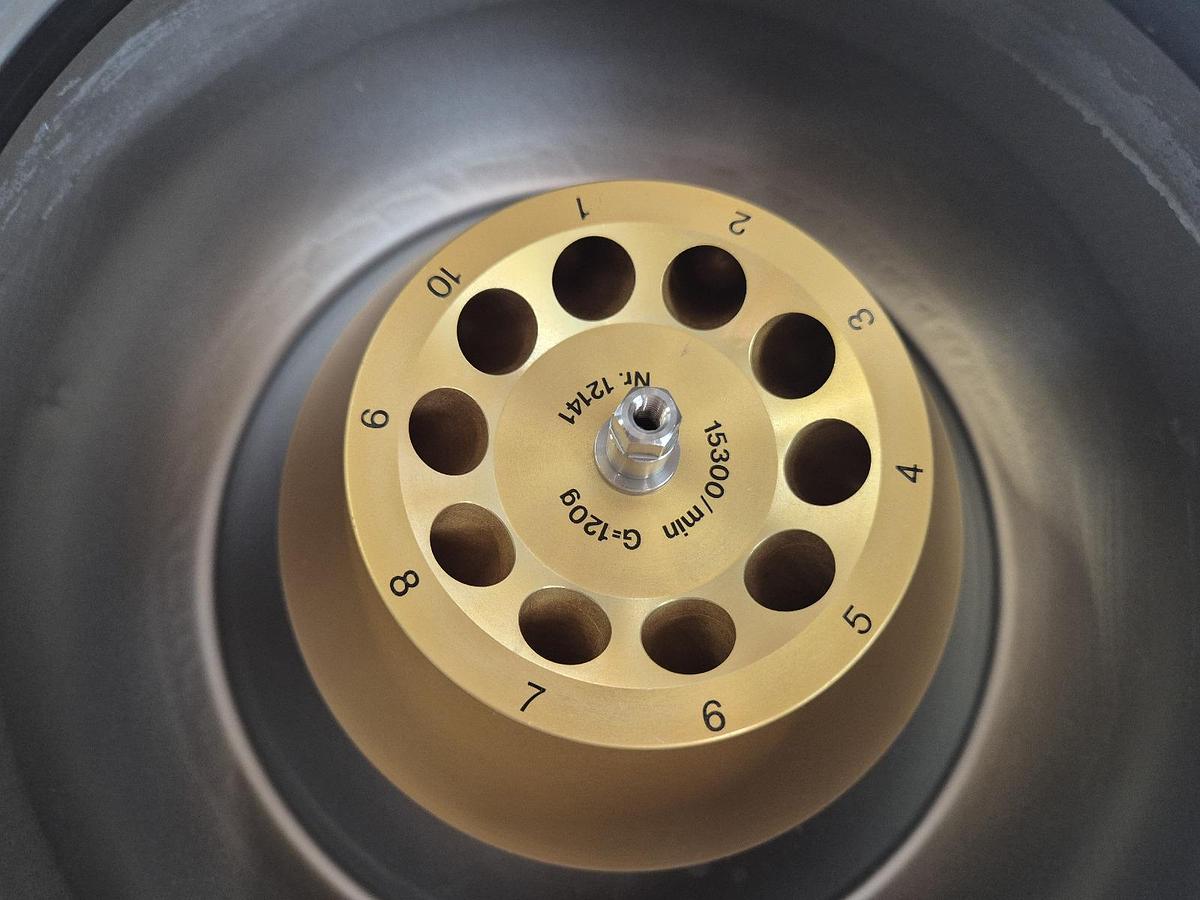 Used Sigma 2-15 Centrifuge + Accessories