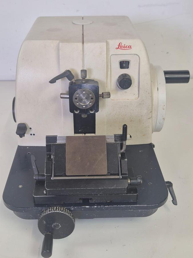 Used Leica RM2135 Rotary Microtome