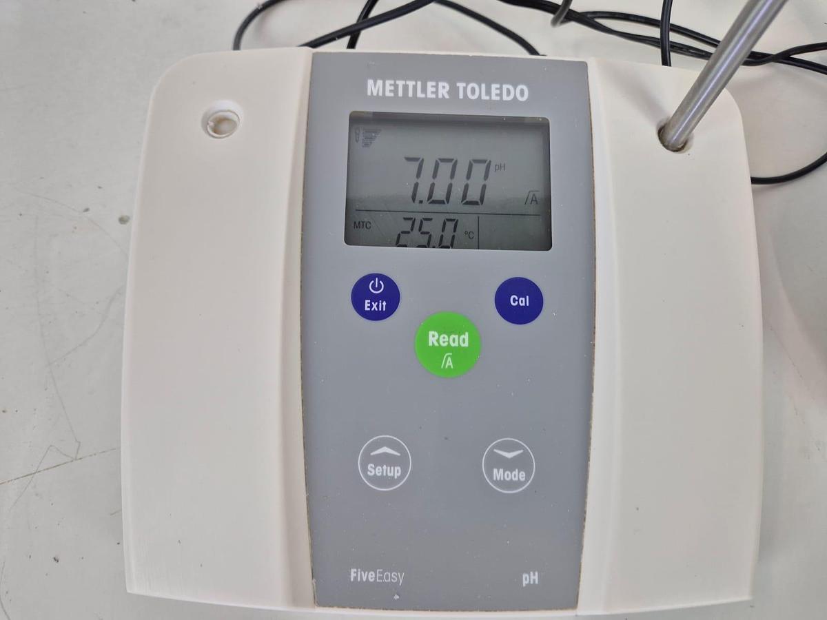 Used Mettler Toledo 5 Easy FE20 Benchtop Meter