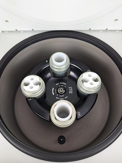 Used Eppendorf 5702 Centrifuge