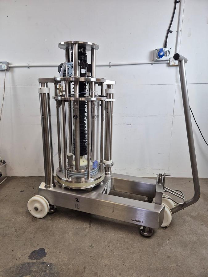 Used AxiChrom 300/300 Chromotography Column