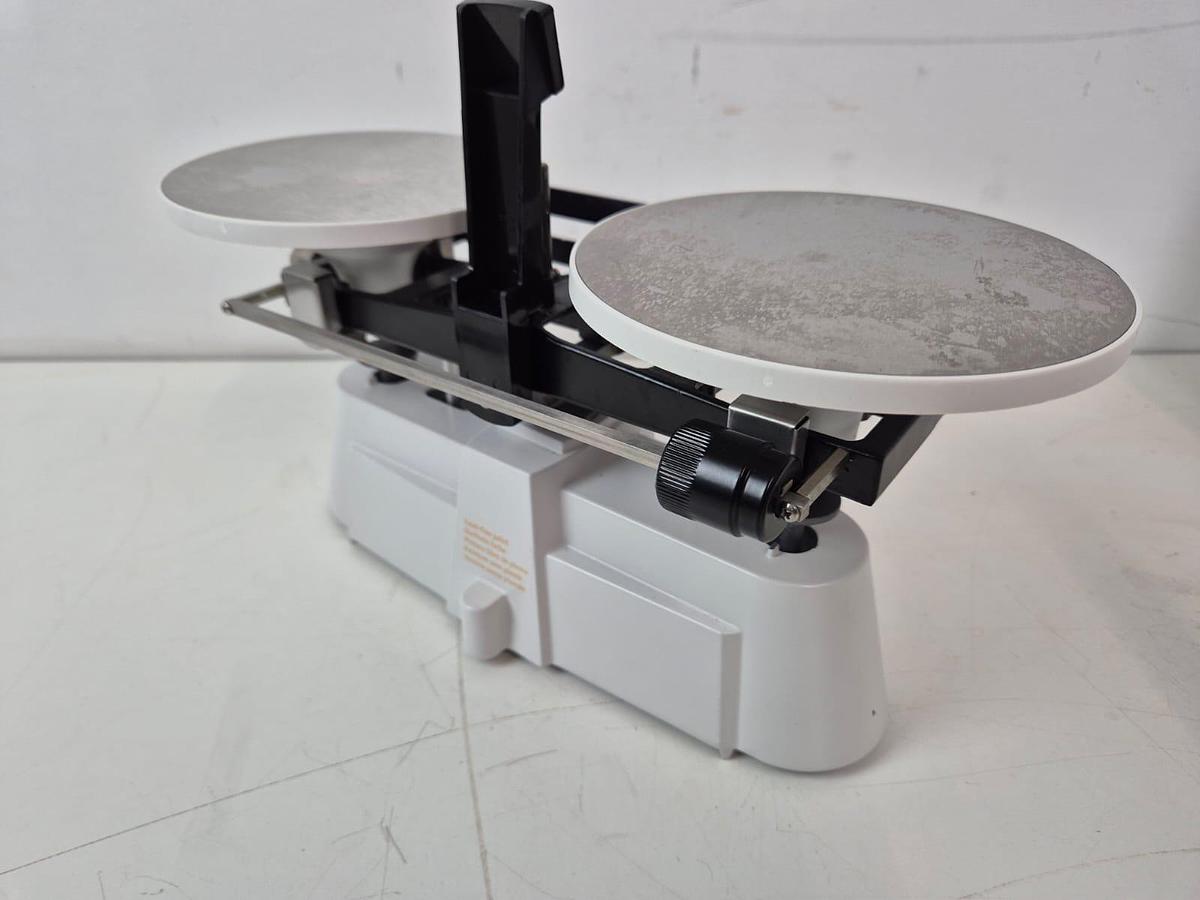 Used OHaus Harvard Trip 1400/1500 Scales 2-5ib Capacity Mechanicle Balance