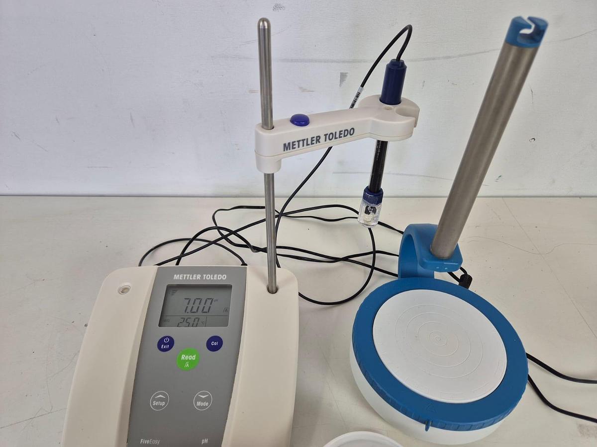 Used Mettler Toledo 5 Easy FE20 Benchtop Meter