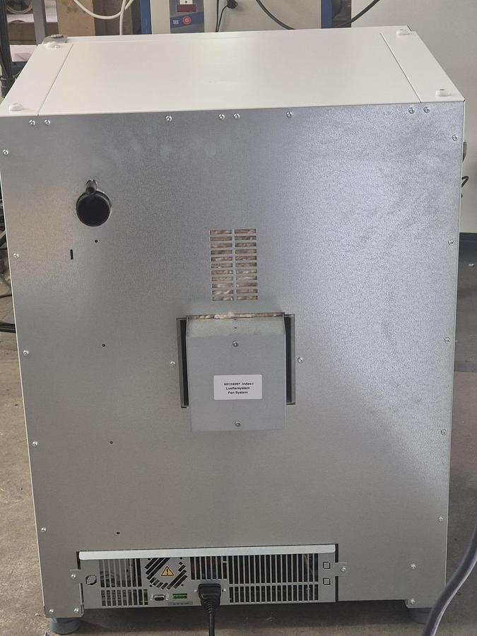 Used Thermo Scientific Heratherm IMH800 laboratory heating and cooling unit