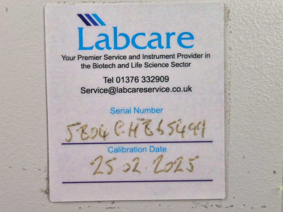 Used Eppendorf 5804 benchtop centrifuge