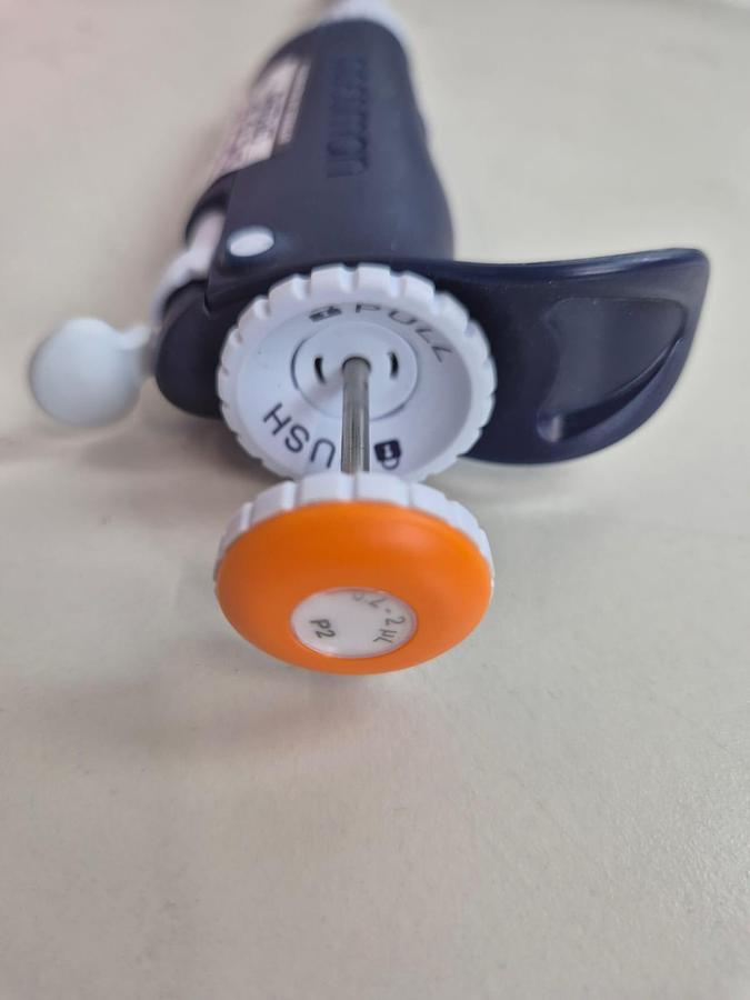 Used Gilson PIPETMAN P20 2-20uL Single Channel Pipette Colour-code Orange