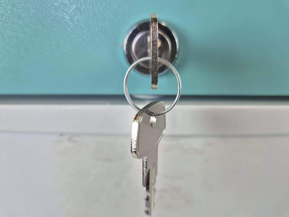 Used Lec Medical ISU27C Refrigerator