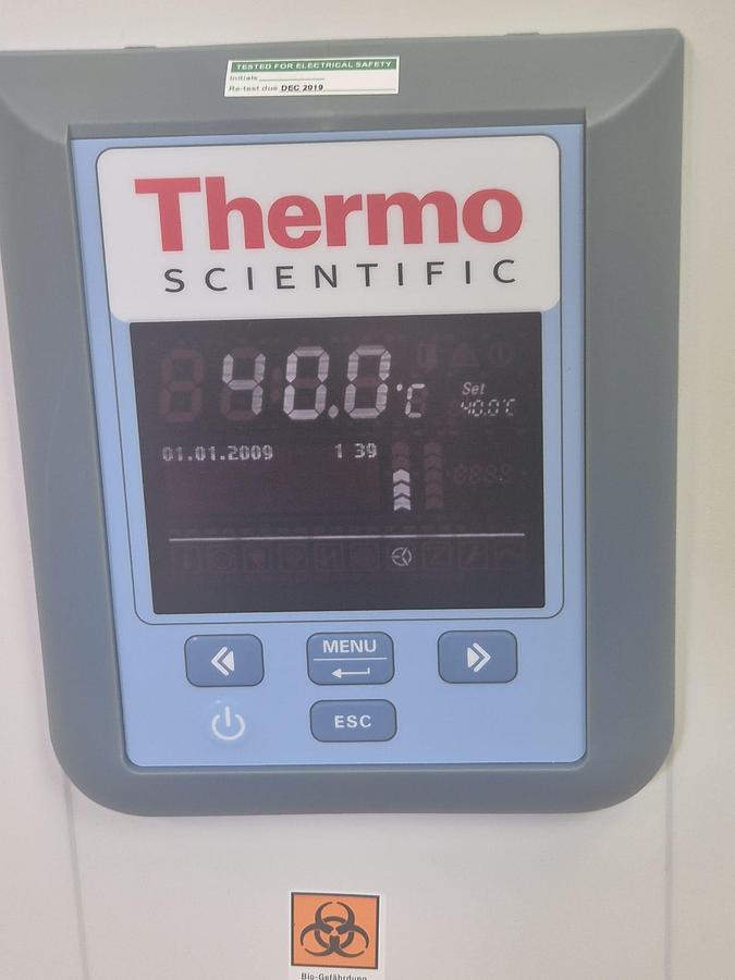 Used Thermo Scientific Heratherm IMH800 laboratory heating and cooling unit