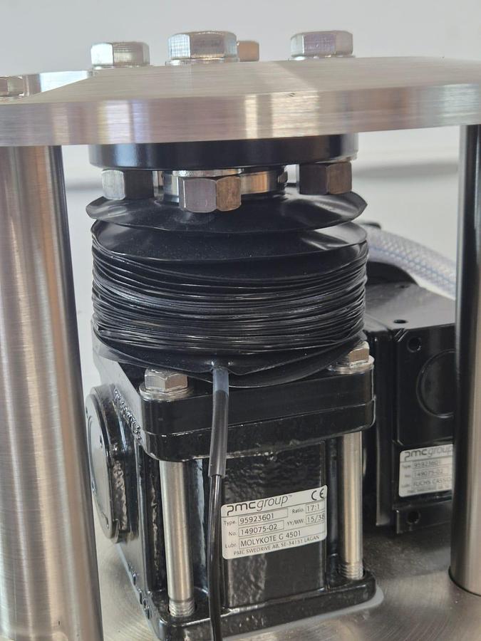 Used AxiChrom 300/300 Chromotography Column