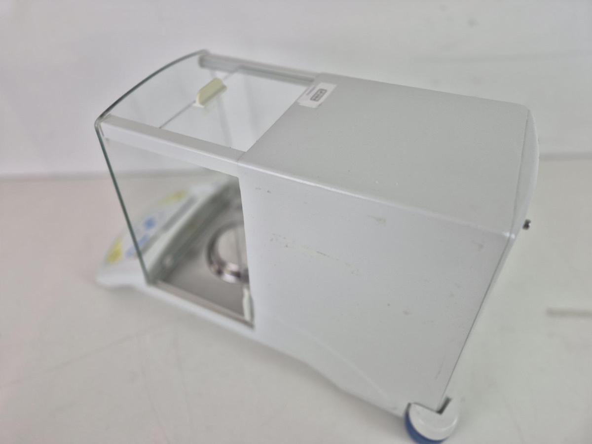 Used Adam Solent PW124 Analytical Balance