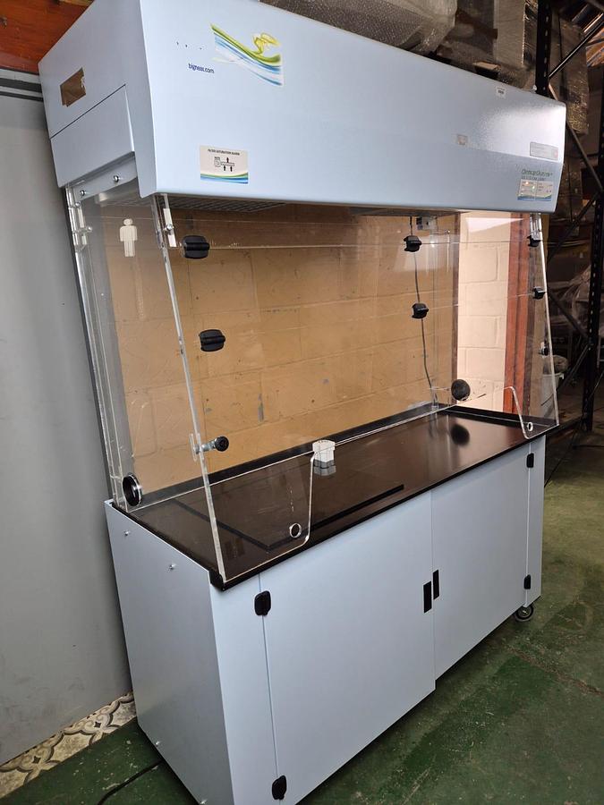 Used Bigneat Chemcap Clearview Ductless Fume Cabinet - Mobile