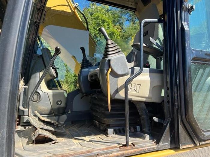 Used 2012 CAT 320 DL/ with Hyd Thumb