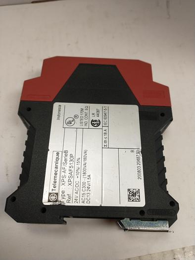 Used SCHNEIDER ELECTRIC XPSAF5130P SAFETY RELAY 24V XPS-AF/SERIEB GH103