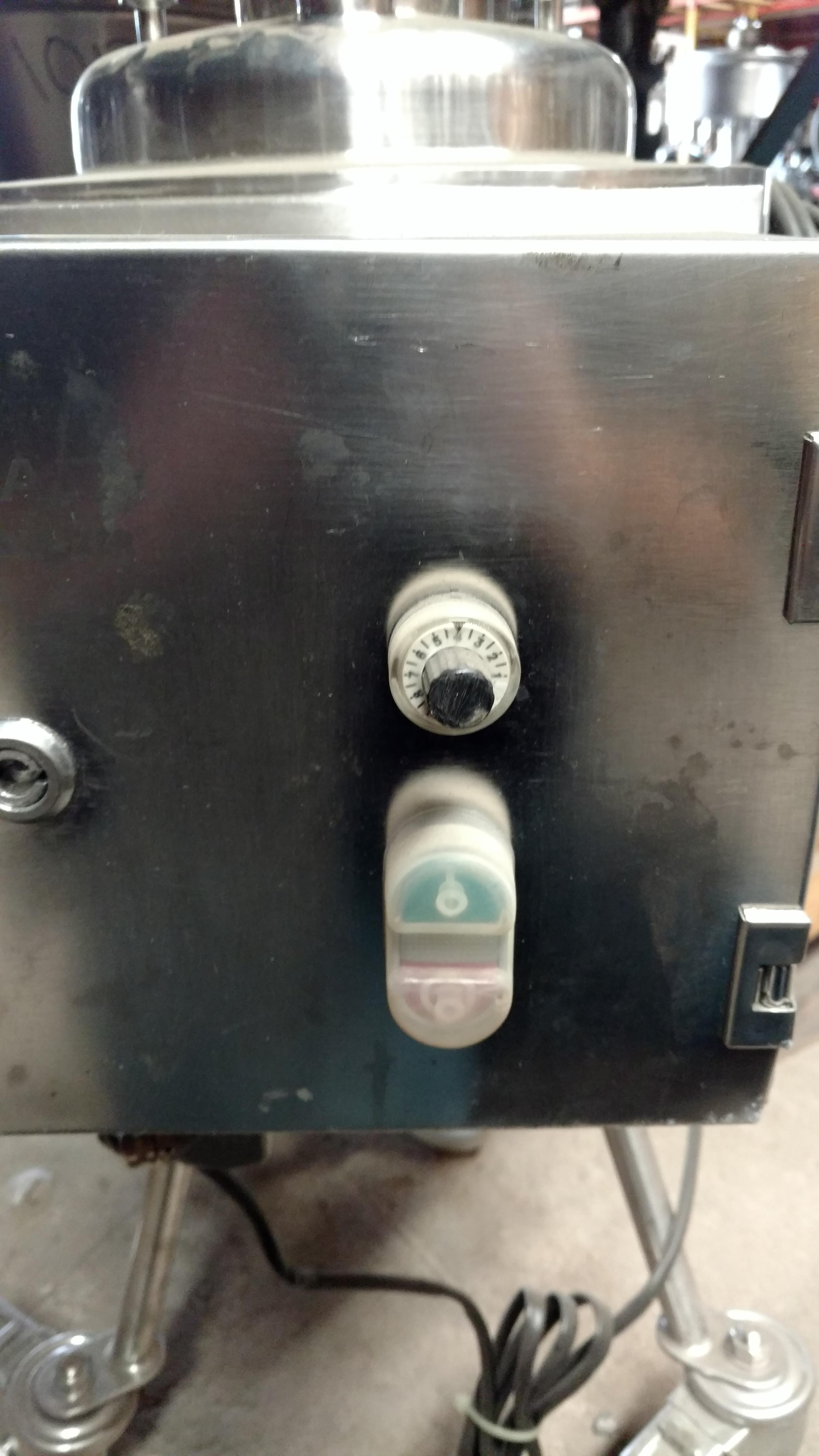 Usado 4 GALLON PROCESSOR TANK. ALLEGANY BRADFORD SERIAL 12944-02.