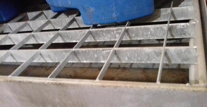 Used BAC DE RETENTION 240L – ACIER