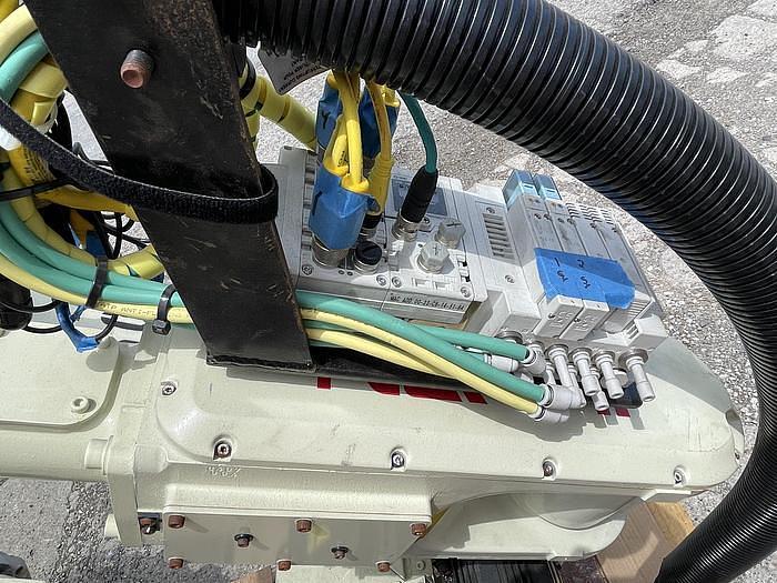 Used NACHI  MC20-03 6 AXIS ROBOT WITH FD CONTROLLER