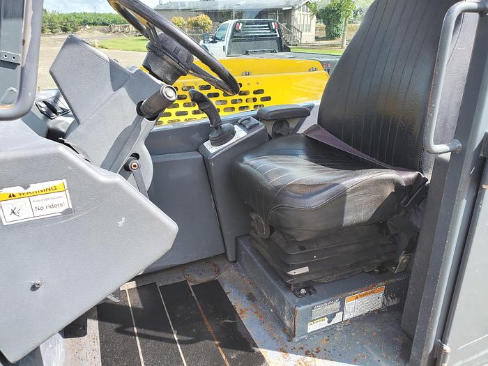 Used 2011 GEHL DynaLift D-11-55