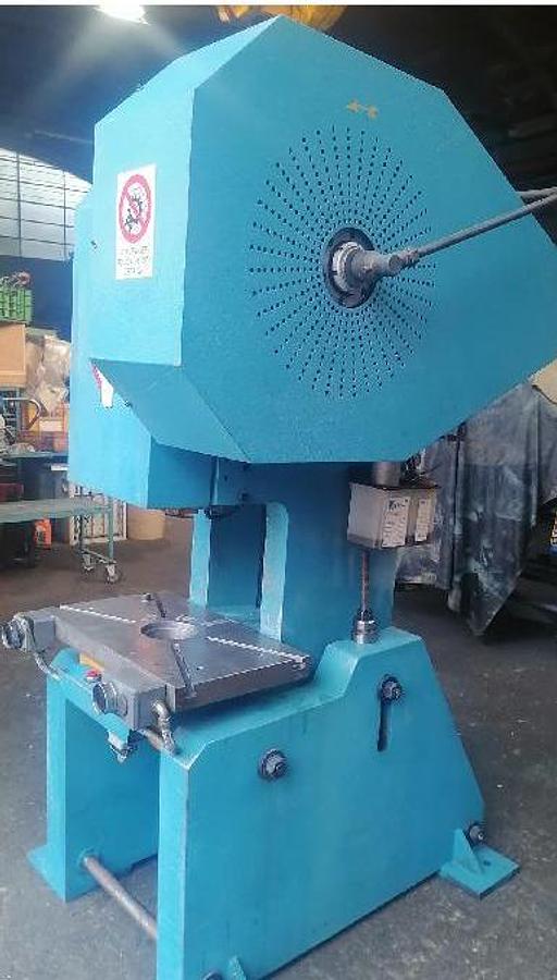 Usato PRESSA SANGIACOMO 40TON – NON CE