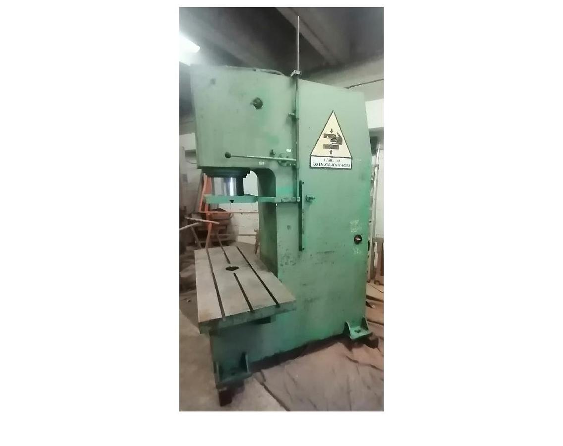 Usato N. 1 PRESSA IDRAULICA MUSSO 50TON?  A COLLO DI CIGNO