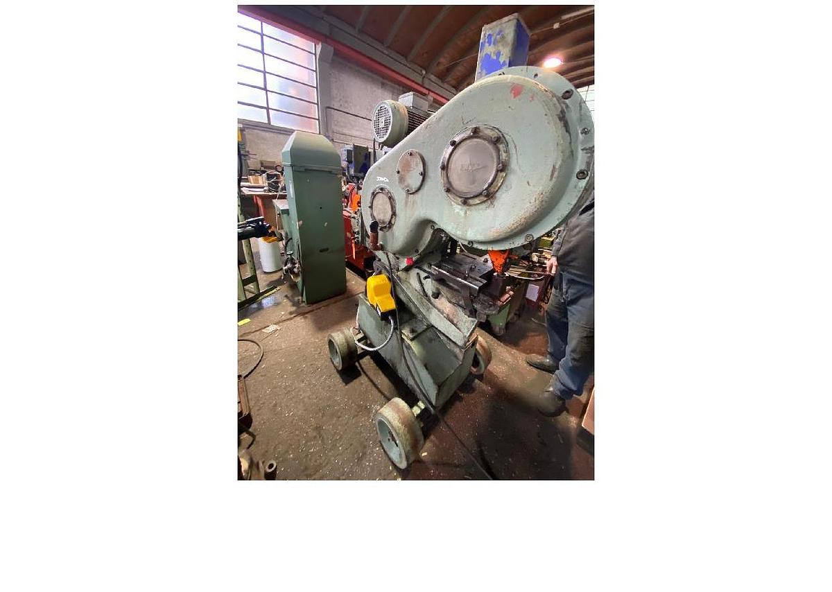 Usato CESOIA UNIVERSALE MECCANICA FICEP 13