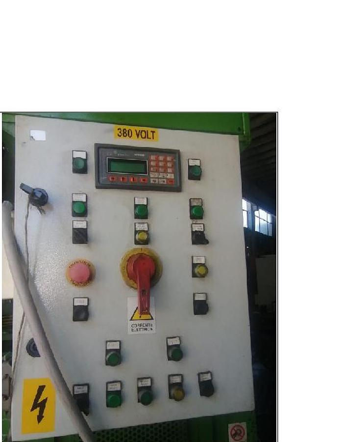 Usato PRESSA IDRAULICA A 2 SPALLE DA 200 TON (DA VERIFICARE)