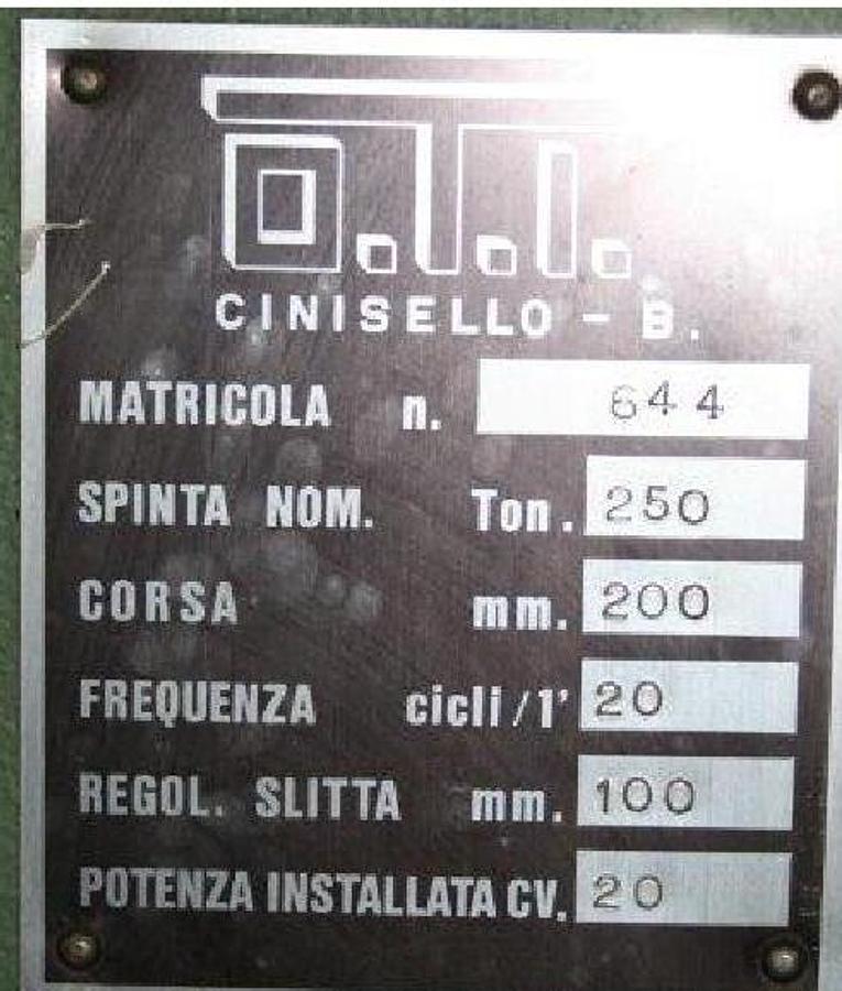 Usato PRESSA COLLO CIGNO FRONTALE OTI 250 TON  A FRIZIONE PNEUMATICA FRIZIONE INTERNA ,