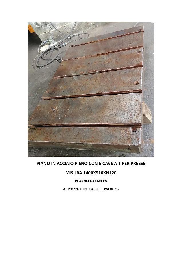 Usato PIANO IN ACCIAIO PIENO CON 5 CAVE A T PER PRESSE