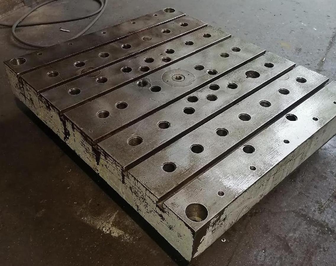 Usato PIANI DI LAVORO IN GISA E ACCIAIO