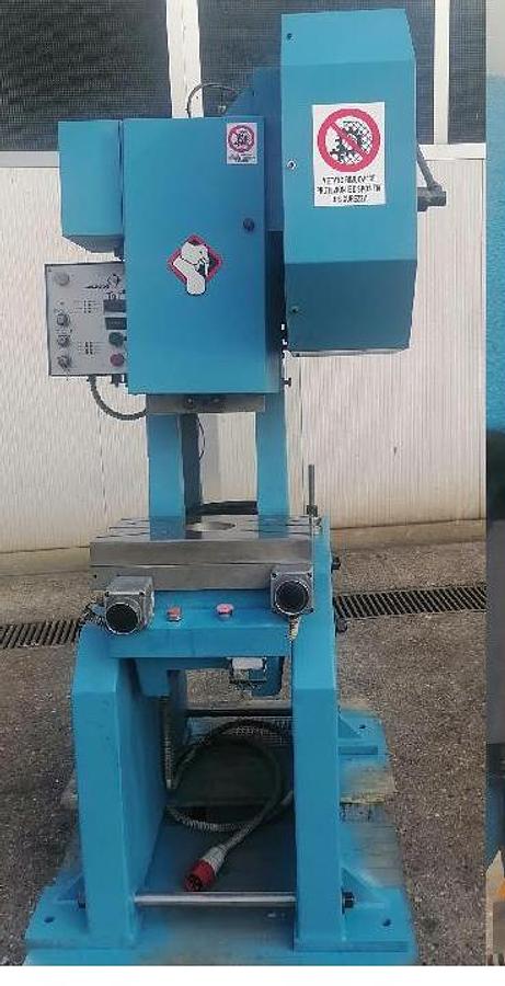 Usato PRESSA ECCENTRICA SANGIACOMO DA 20TON - NON CE