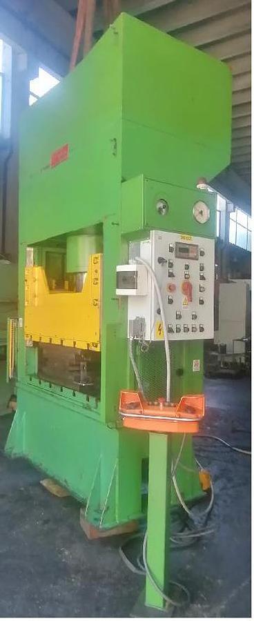 Usato PRESSA IDRAULICA A 2 SPALLE DA 200 TON (DA VERIFICARE)