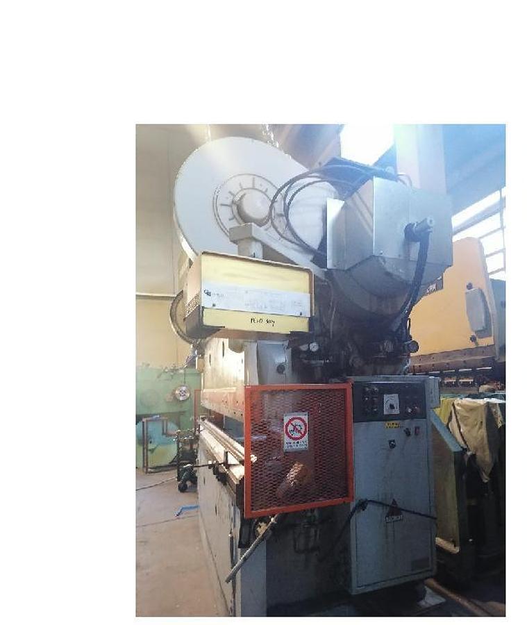 Usato PRESSA MARIANI A FRIZIONE PNEUMATICA DA MINIMO 115 FORSE 150