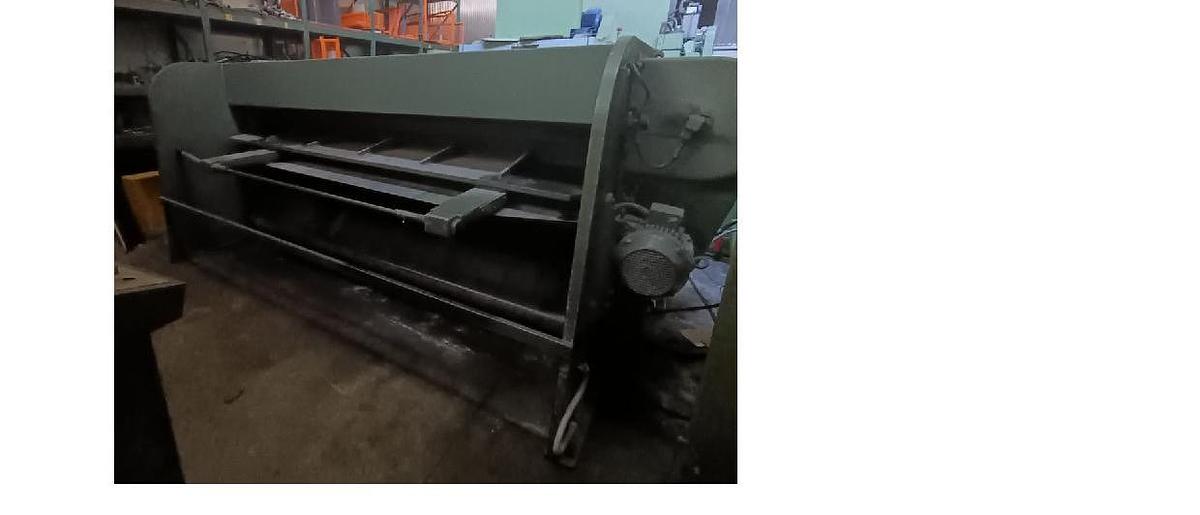 Usato CESOIA CBC 3000 X 4 MECCANICA A FRIZIONE PNEUMATICA