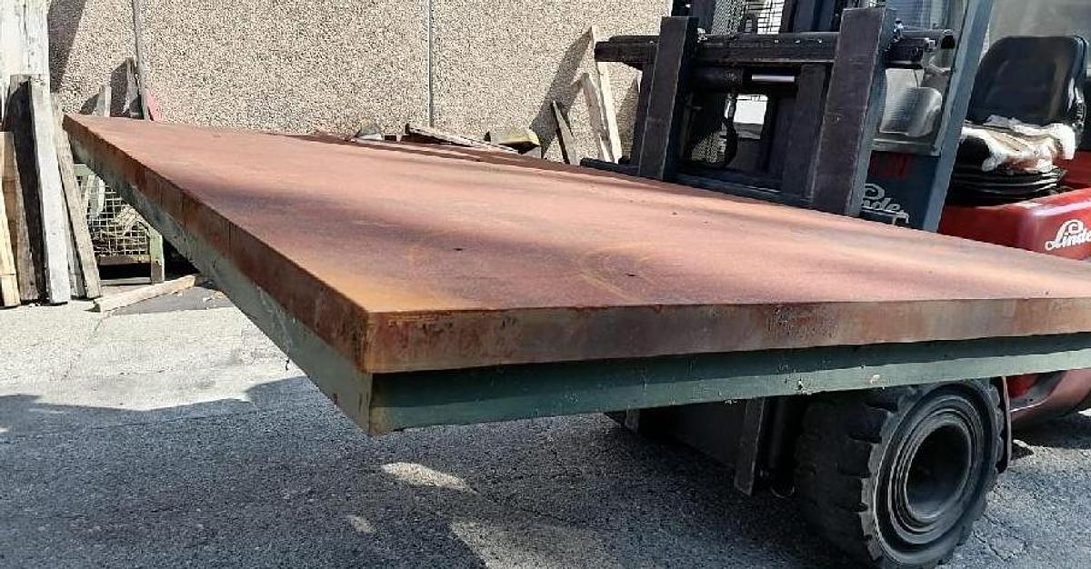 Usato PIANI DI LAVORO IN GISA E ACCIAIO