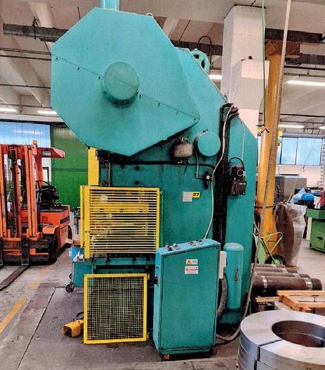 Usato PRESSA ECCENTRICA A FRIZIONE COLOMBO DA 200 TON