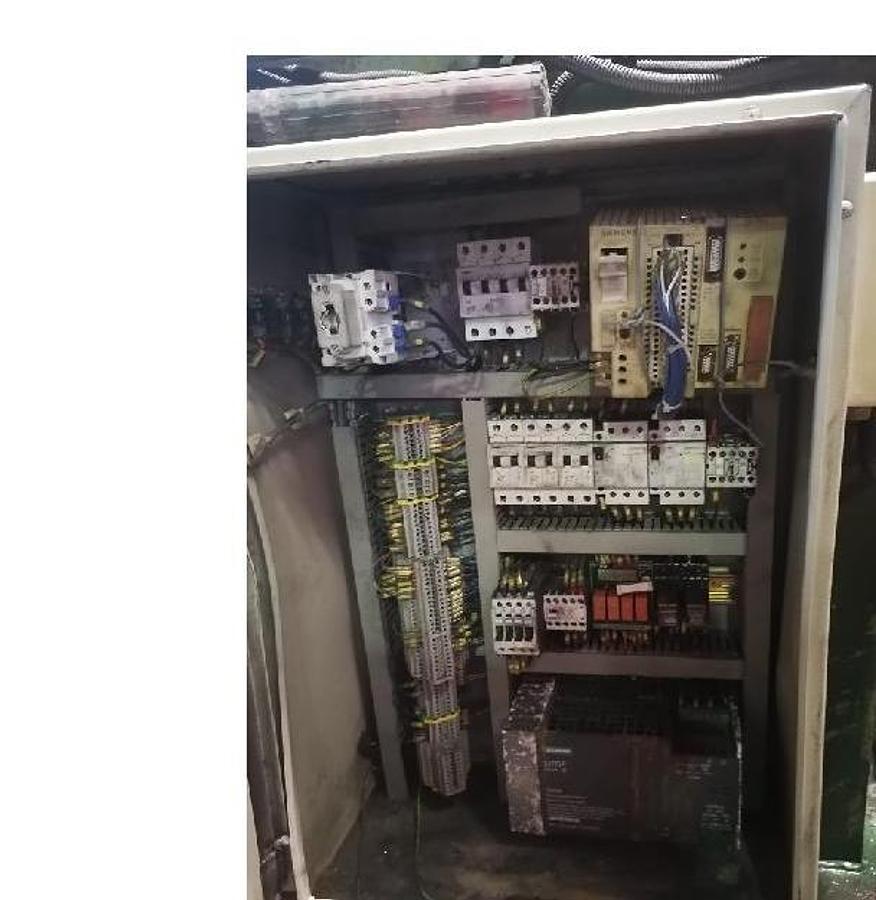 Usato PRESSA/SMATAROSSATRICE IDRAULICA DA 40 TON???  CIRCA