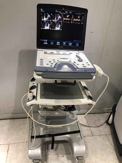 Used GE Vivid i Ultraschallgerät mit Kardio-Sonde Software Version 2.1.16 auf GE Vivid i Trolley