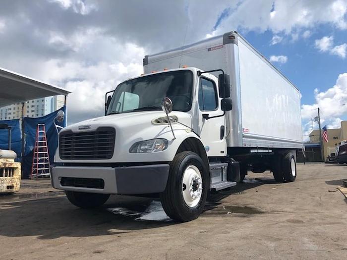 2012 FREIGHTLINER M2 M2106 BOX TRUCK UNDER CDL