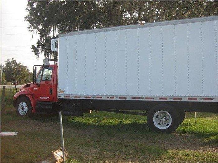 Used 2004 INTERNATIONAL DURASTAR 4300