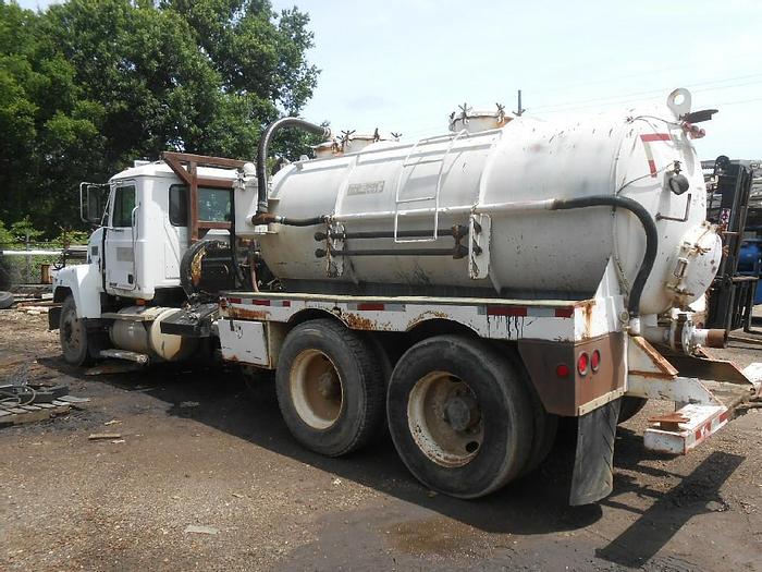 1996 MACK CH613