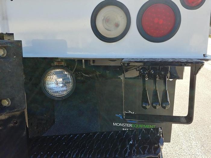 Used Altec AM855 60ft Over-center Bucket Boom on 2009 Chevrolet C8500 Utility Truck - 09489